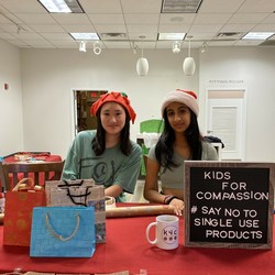 DULLES TOWN CENTER TO OFFER FREE GIFT WRAPPING