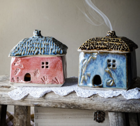 "Kurinuki" Pottery Workshop - Ceramic Lantern/Incense Burner Cottage