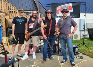 Live Music: Sidetracked