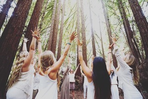 BLOOMING Women GATHER