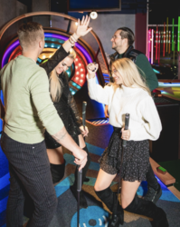 Take a trip down memory lane at “Wayback Wednesdayz” at Puttshack!