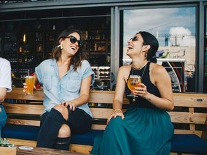 Waikiki Crawling - Aloha Pub Crawl