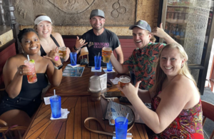 Waikiki Crawling - Aloha Pub Crawl