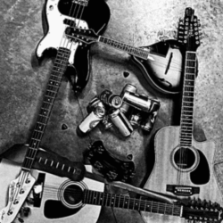 Nepenthe Gallery: Monday at Larry's