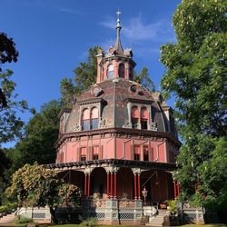 Guided Historic House Tours