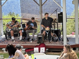 EXTRA MEDIUM at Silver Mountain Vineyards