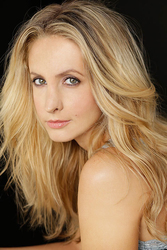 Elena Torres Y Comedy Cuates (en Espanol)