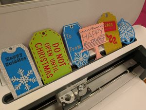 Make a Custom Gift Tag at the Bellevue Library