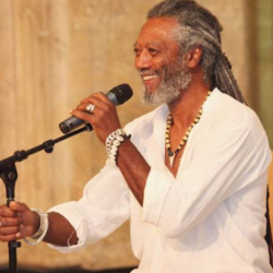 Holiday Storytime with Len Cabral