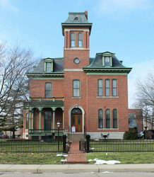 Convenient & Beautiful: The Architecture of Those Buried in Crown Hill Cemetery