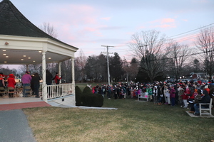 Lexington’s Annual Christmas Eve Caroling