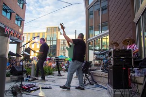 Live Music: Dating Sarah