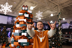 DICK’S Sporting Goods Hosts Holiday Winter Workshops with Displays Designed by Quinn Eweers