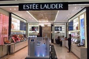 Estée Lauder: A Historical Portrayal of the Woman Who Built a Cosmetics Empire