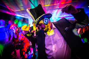 Cirque du CMOM: Into Infinity