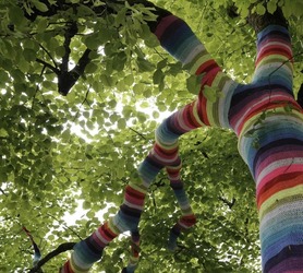 Yarnbombing Stitch-In