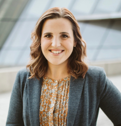 Historian Dr. Jen Andrella lectures on Reconstruction
