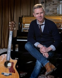 Ireland's Neil Byrne in Concert