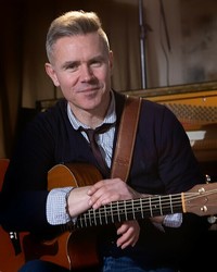 Ireland's Neil Byrne in Concert