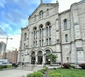 Easter Services at Roberts Park United Methodist Church