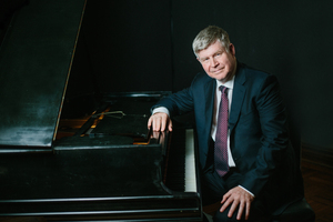 Schumann Cycle: "Love and Nature III" by Pianist Ian Hobson