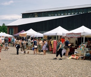 BASILICA FARM & FLEA SPRING MARKET