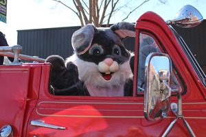 Downtown Bunny Hop Presented by Renewal by Andersen