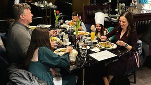 Celebrate Mother’s Day at Grill on 21