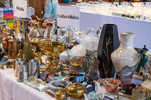 Art & Treasures Sale