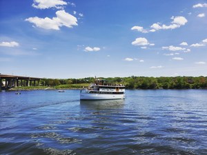 Sun May 11th Mother's Day Brunch Cruise - Dutch Apple Cruises, Albany, NY Hudson River (120 mins)