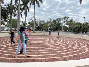 Discover Sarasota Psychic Sunday Trolley Tour