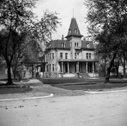Keystone Avenue: Street of Dreams Walking Tour