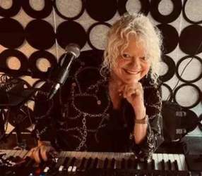 Saturday night With Debbie Keeton