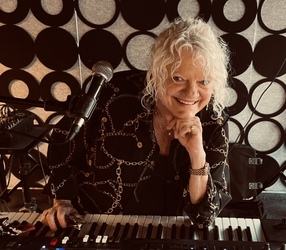 Saturday night With Debbie Keeton