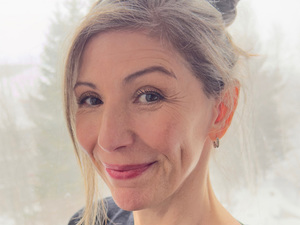 Night Flowers: Artist Talk with Aurora Robson