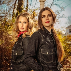 Kelly Hunt & Sara Morgan w/ Sara Jean Stevens @ Bobby’s Eastside