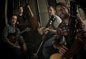 Sakonnet Vineyard Hosts Live Music Featuring Three Tall Pines