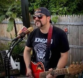 Sakonnet Vineyard Hosts Live Music Featuring Frank Foot on Saturday August, 23rd