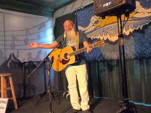 Music and Food Cart Night with David Landau and Ugly Apple!