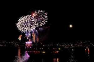 Red, White, and Boom: Fireworks on Lake Union with Argosy Cruises (21+)
