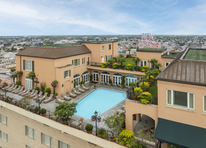 Golden Hour Wednesdays at Hotel Monteleone’s Rooftop Pool & Acqua Bella Bar