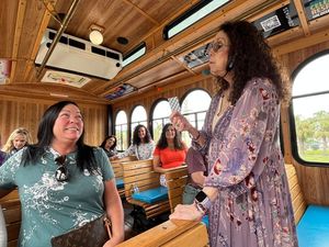 Discover Sarasota Psychic Sunday Trolley Tours