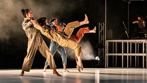 Rubberband Dance – Ever So Slightly at ASU Gammage