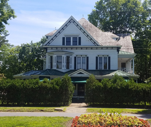 Summer Sunday Stroll - Post Time!