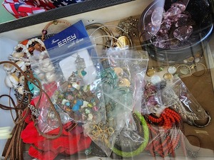 1$ Garage Sale - Most Items are only 1 dollar!