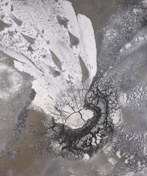 Danae Mattes: Of Water, Dust, and Light