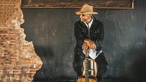 Darryl Tonemah in Concert