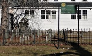 Tour of Gov. Arnold and Trinity Church burial sites