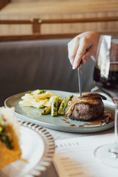 Join InterContinental Boston’s Matria For a Wine Dinner with Stags’ Leap Winery