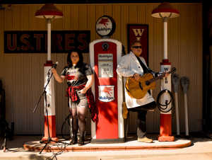 Krimson Road Live at The Lawn at Delhi Towne Square
